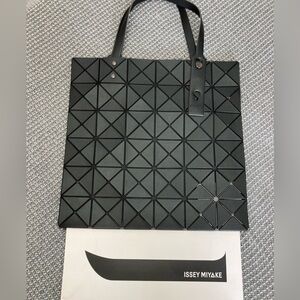 Issey Miyake Black Triangular Pattern Tote